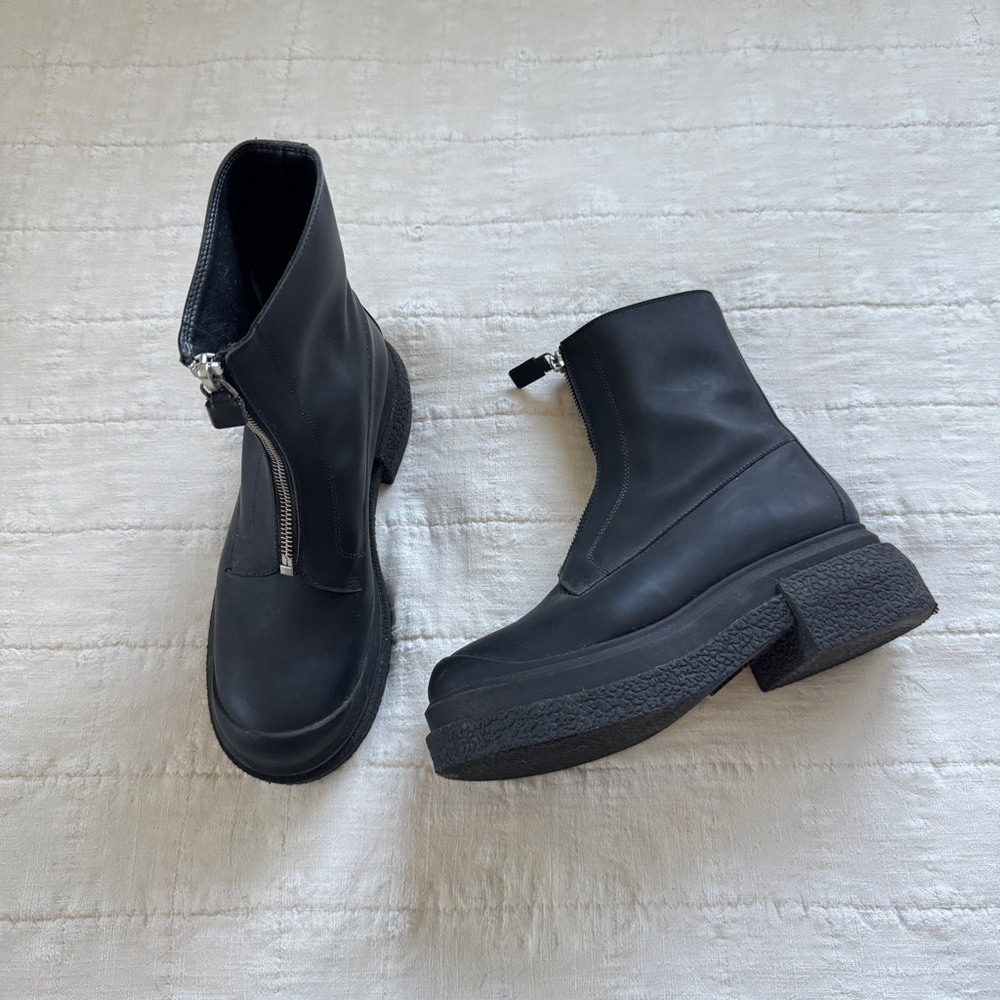 Stuart Weitzman Charli Zip Sport Bootie • Size: 5.5 B / 36